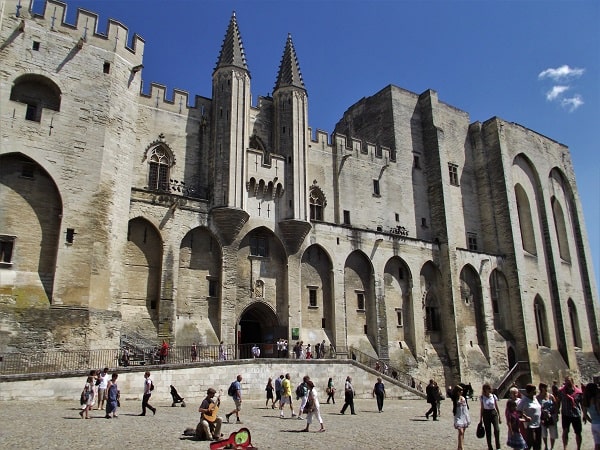 votre guide à Avignon, palais des papes