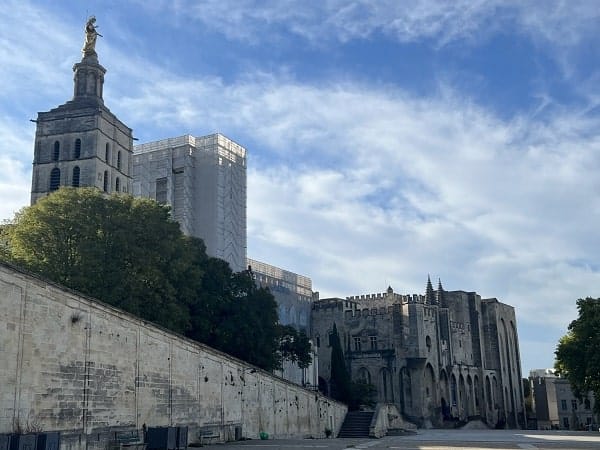 Tout sur Avignon, Avignon a petit prix